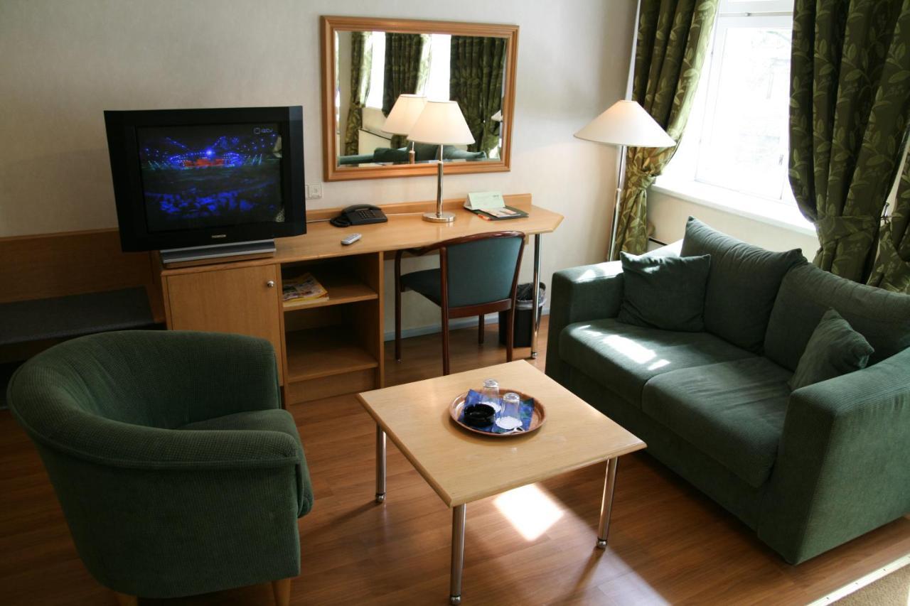 Barclay Hotel Tartu Esterno foto