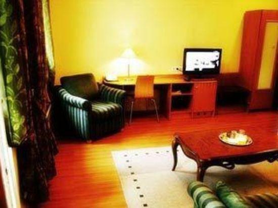 Barclay Hotel Tartu Esterno foto