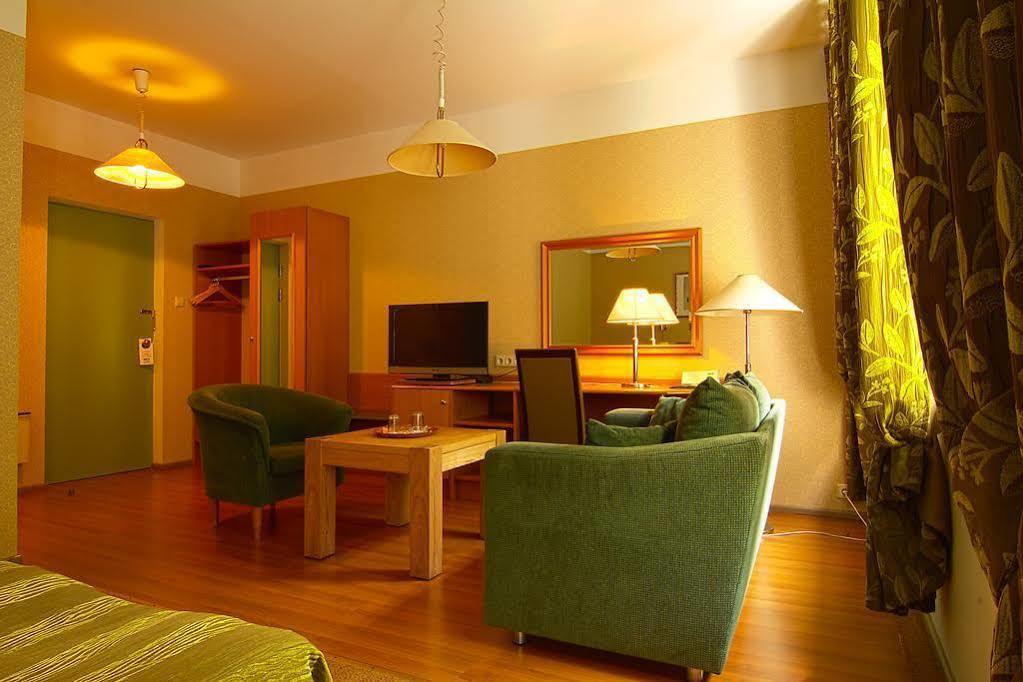 Barclay Hotel Tartu Esterno foto