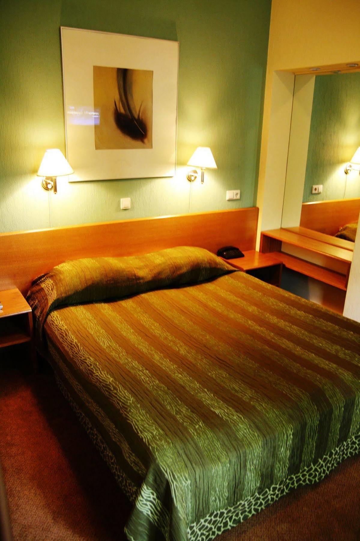 Barclay Hotel Tartu Esterno foto